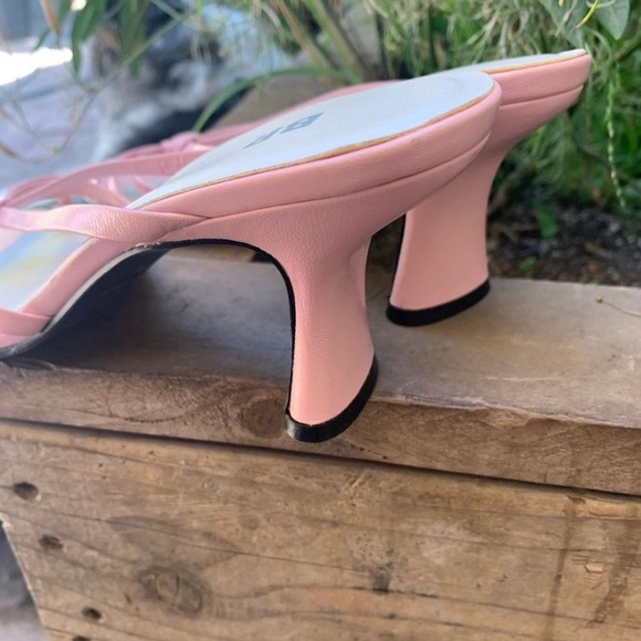 Nordstrom vintage inspired kitten heels! - Picture 3 of 4